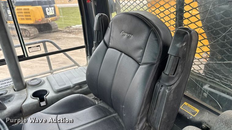 image for item EA2160 2011 John Deere 400D Series II articulated haul truck