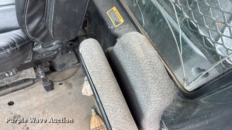 image for item EA2160 2011 John Deere 400D Series II articulated haul truck