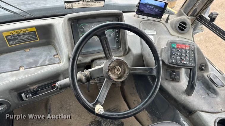 image for item EA2160 2011 John Deere 400D Series II articulated haul truck