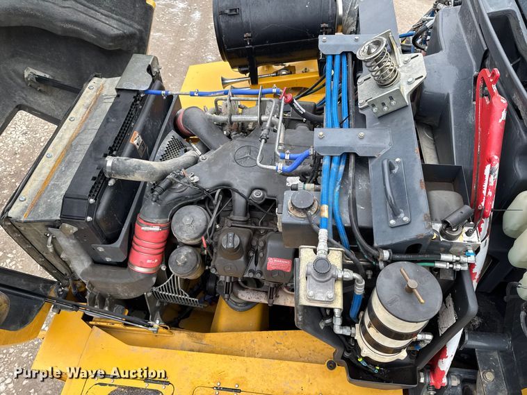 image for item EA2160 2011 John Deere 400D Series II articulated haul truck