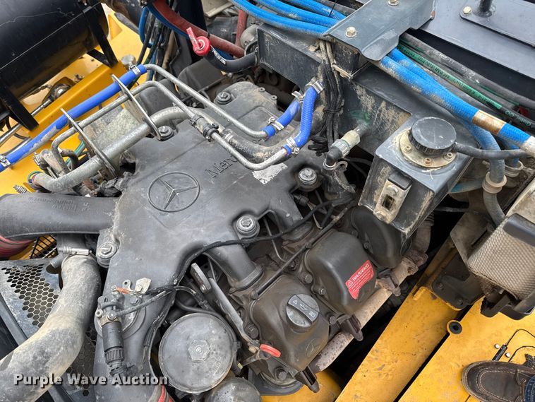 image for item EA2160 2011 John Deere 400D Series II articulated haul truck