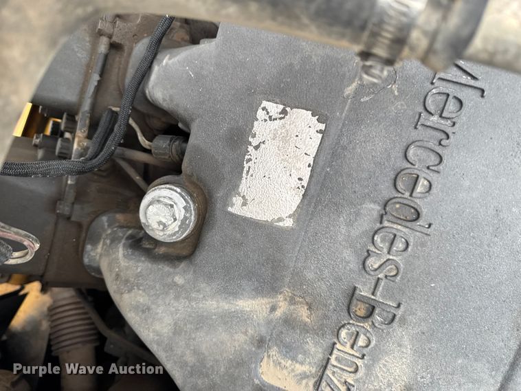 image for item EA2160 2011 John Deere 400D Series II articulated haul truck