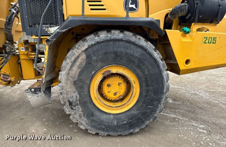 image for item EA2160 2011 John Deere 400D Series II articulated haul truck