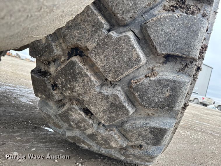 image for item EA2160 2011 John Deere 400D Series II articulated haul truck