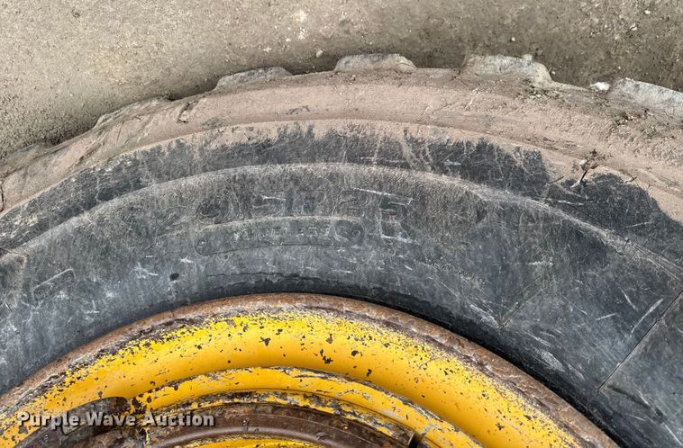 image for item EA2160 2011 John Deere 400D Series II articulated haul truck