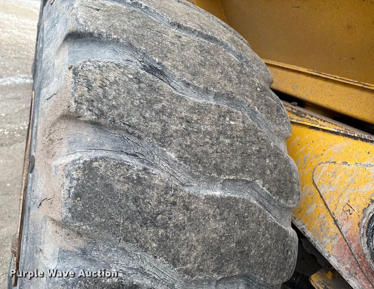 image for item EA2160 2011 John Deere 400D Series II articulated haul truck