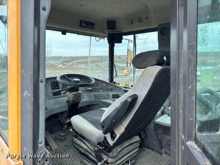 image for item EA2163 2007 Volvo A40D articulated haul truck