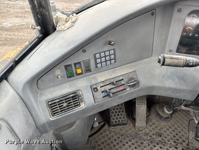 image for item EA2163 2007 Volvo A40D articulated haul truck