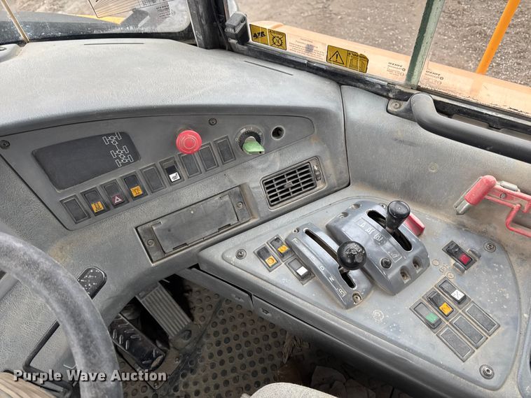 image for item EA2163 2007 Volvo A40D articulated haul truck