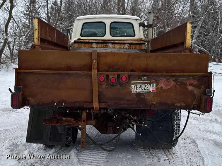 image for item EA2181 2000 Sterling Truck L7500 Series dump truck