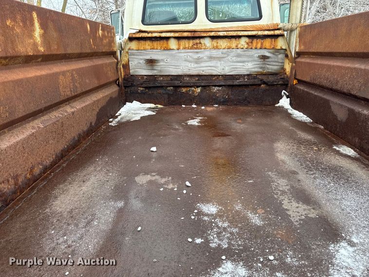 image for item EA2181 2000 Sterling Truck L7500 Series dump truck