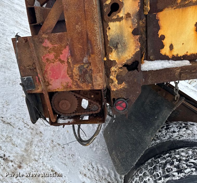 image for item EA2181 2000 Sterling Truck L7500 Series dump truck