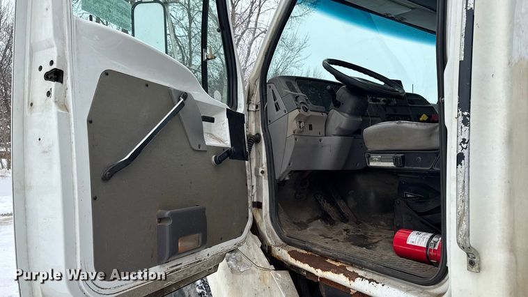 image for item EA2181 2000 Sterling Truck L7500 Series dump truck