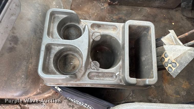 image for item EA2181 2000 Sterling Truck L7500 Series dump truck