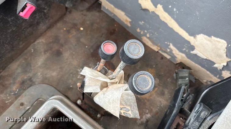 image for item EA2181 2000 Sterling Truck L7500 Series dump truck