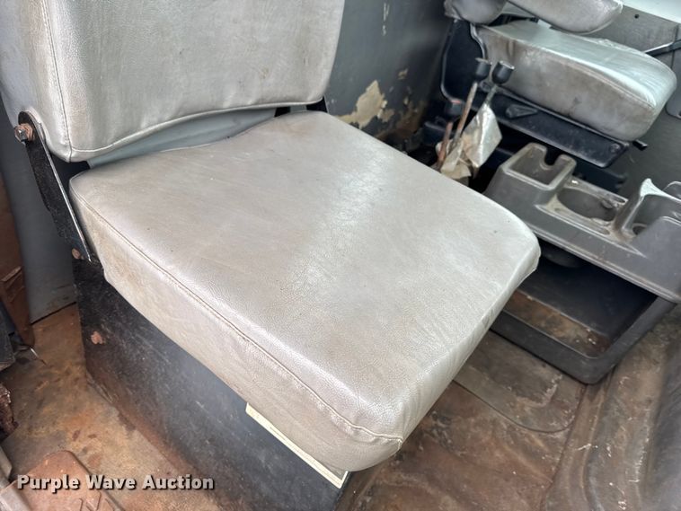 image for item EA2181 2000 Sterling Truck L7500 Series dump truck