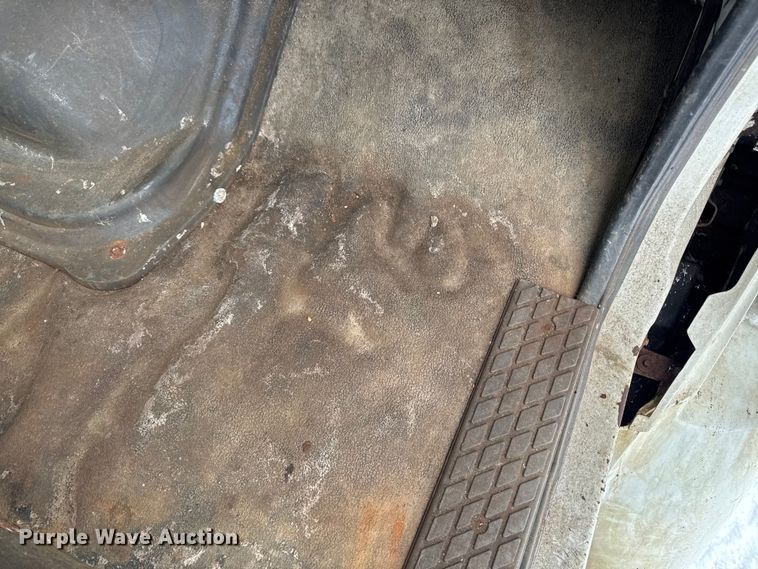 image for item EA2181 2000 Sterling Truck L7500 Series dump truck