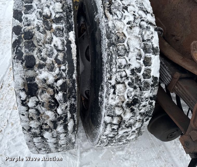 image for item EA2181 2000 Sterling Truck L7500 Series dump truck