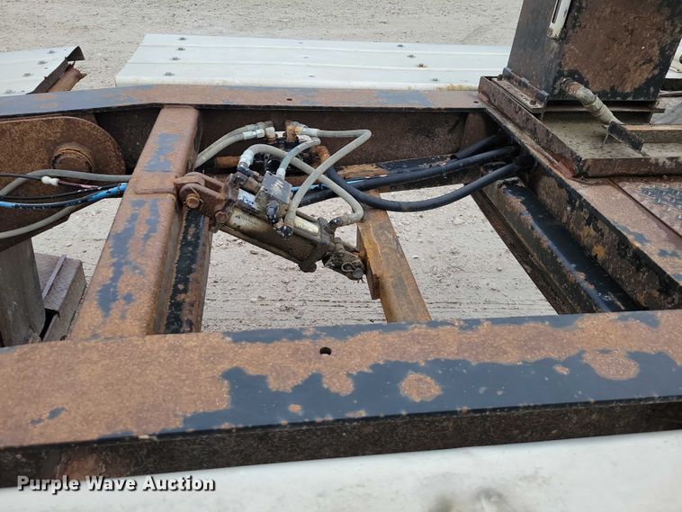 image for item EA2753 2007 Muv-All lowboy equipment trailer