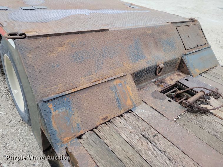 image for item EA2753 2007 Muv-All lowboy equipment trailer