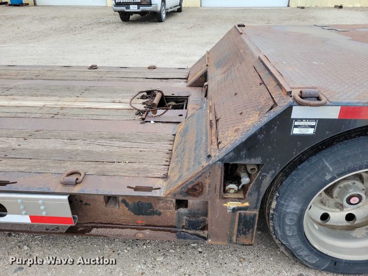 image for item EA2753 2007 Muv-All lowboy equipment trailer