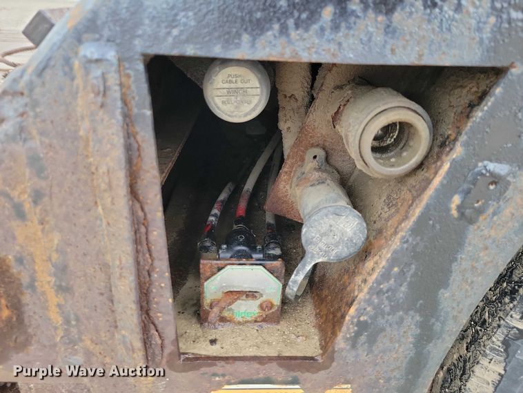 image for item EA2753 2007 Muv-All lowboy equipment trailer