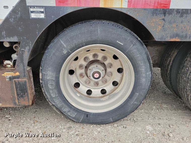 image for item EA2753 2007 Muv-All lowboy equipment trailer