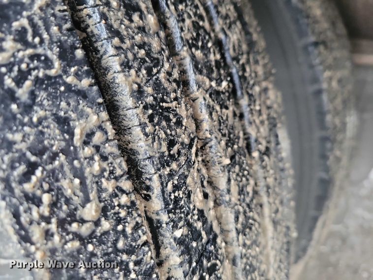 image for item EA2753 2007 Muv-All lowboy equipment trailer