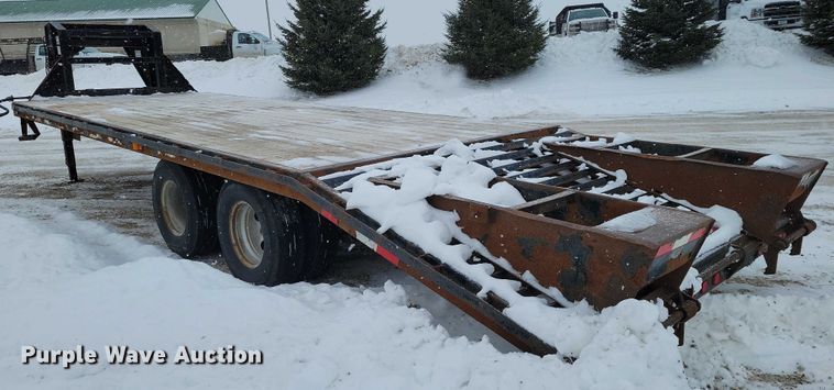 image for item EA2777 2011 PJ FD252  equipment trailer