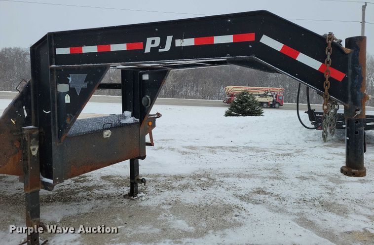 image for item EA2777 2011 PJ FD252  equipment trailer