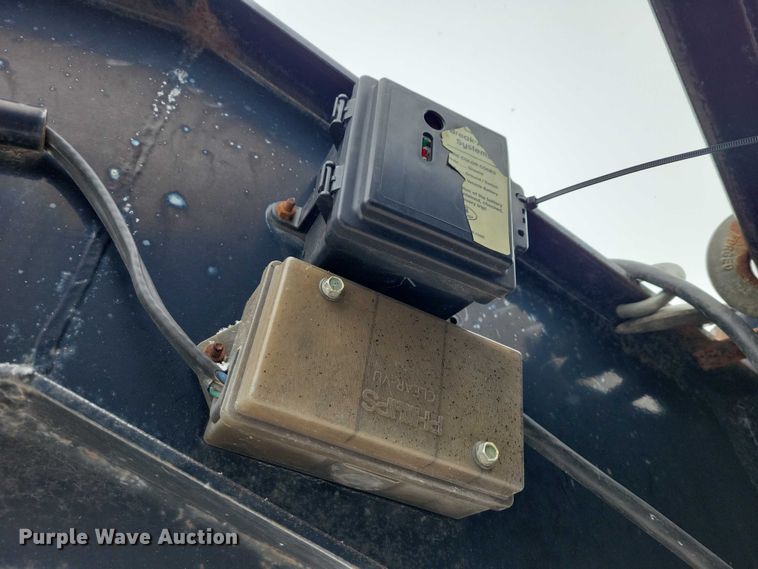 image for item EA2777 2011 PJ FD252  equipment trailer