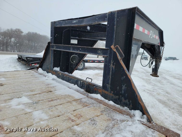 image for item EA2777 2011 PJ FD252  equipment trailer