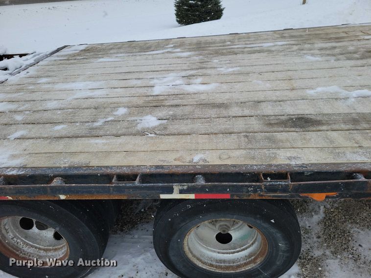 image for item EA2777 2011 PJ FD252  equipment trailer