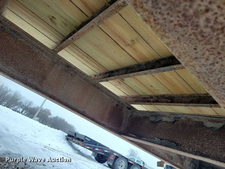 image for item EA2777 2011 PJ FD252  equipment trailer