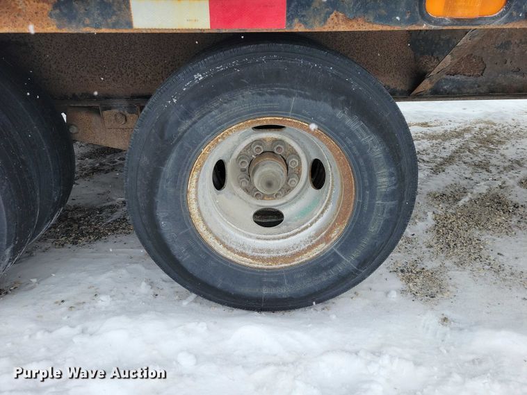 image for item EA2777 2011 PJ FD252  equipment trailer