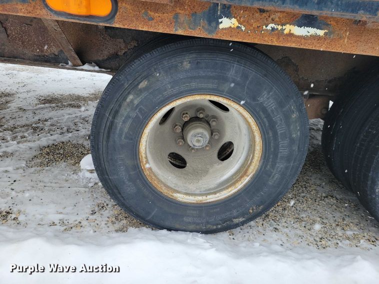 image for item EA2777 2011 PJ FD252  equipment trailer