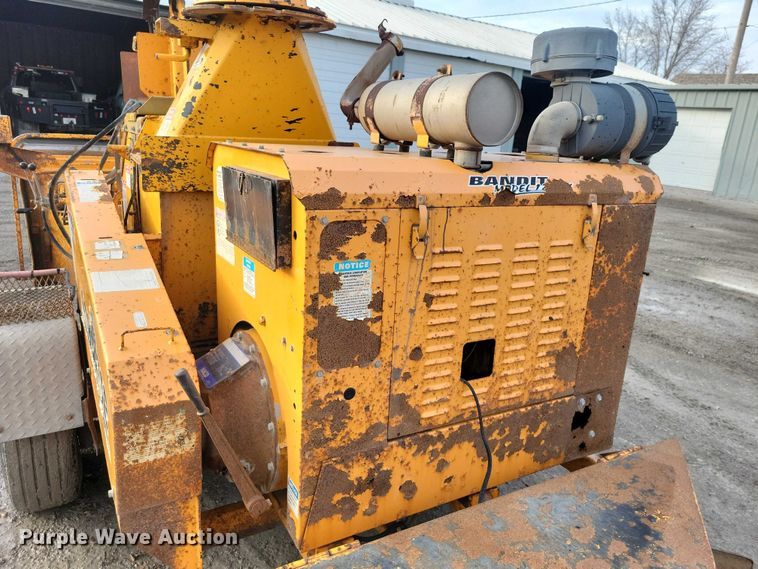 image for item EA2784 2005 Bandit Intimidator 1290H wood chipper