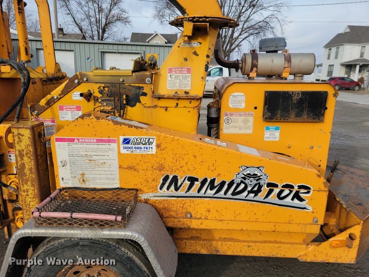 image for item EA2784 2005 Bandit Intimidator 1290H wood chipper