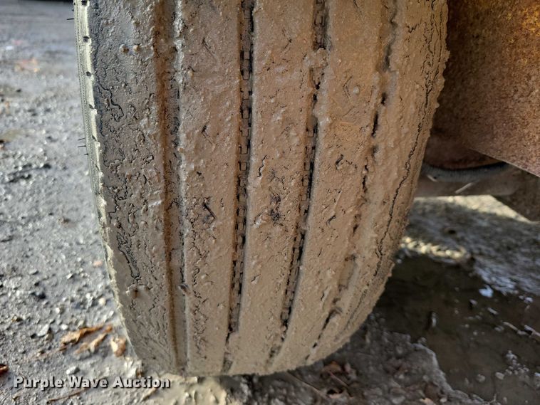 image for item EA2784 2005 Bandit Intimidator 1290H wood chipper