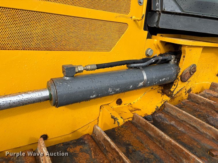 image for item EA7120 2019 John Deere 450K LGP dozer