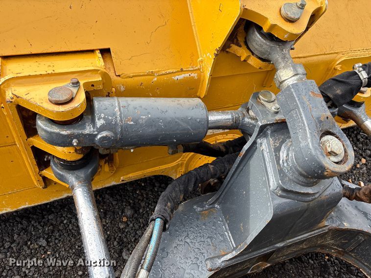 image for item EA7120 2019 John Deere 450K LGP dozer