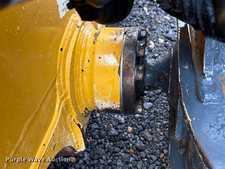 image for item EA7120 2019 John Deere 450K LGP dozer