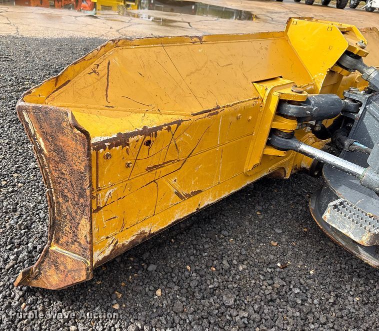 image for item EA7120 2019 John Deere 450K LGP dozer