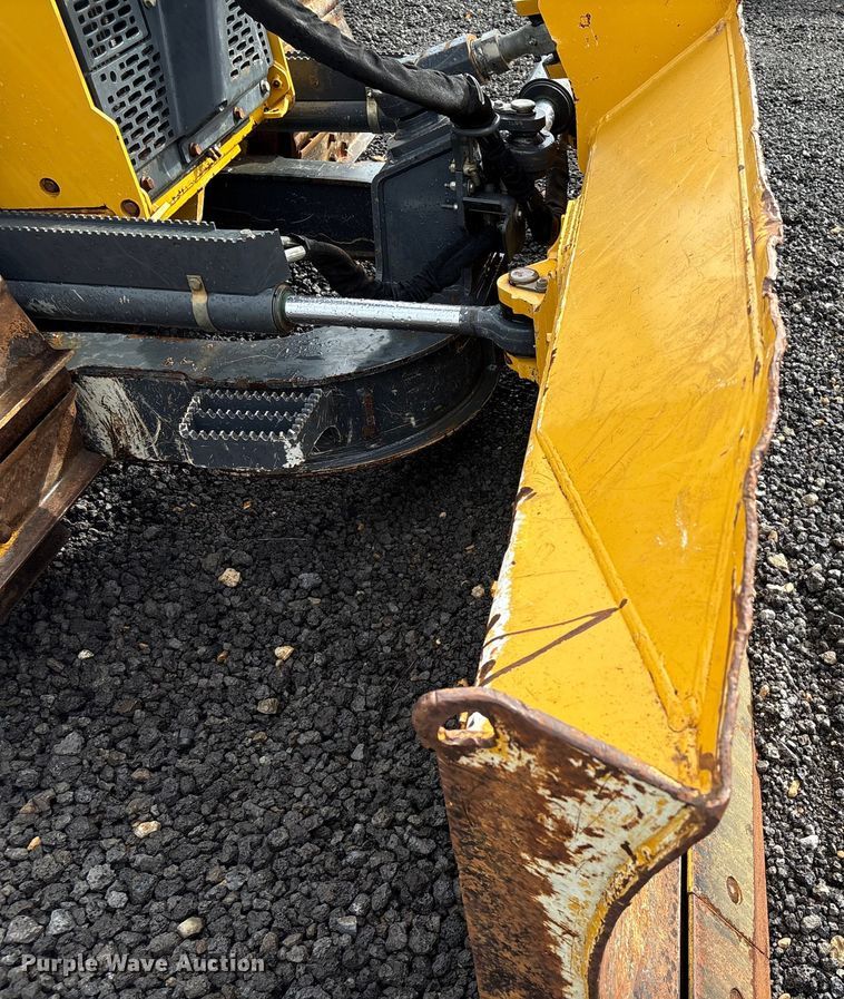 image for item EA7120 2019 John Deere 450K LGP dozer