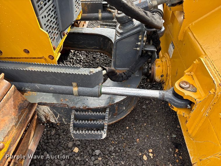 image for item EA7120 2019 John Deere 450K LGP dozer