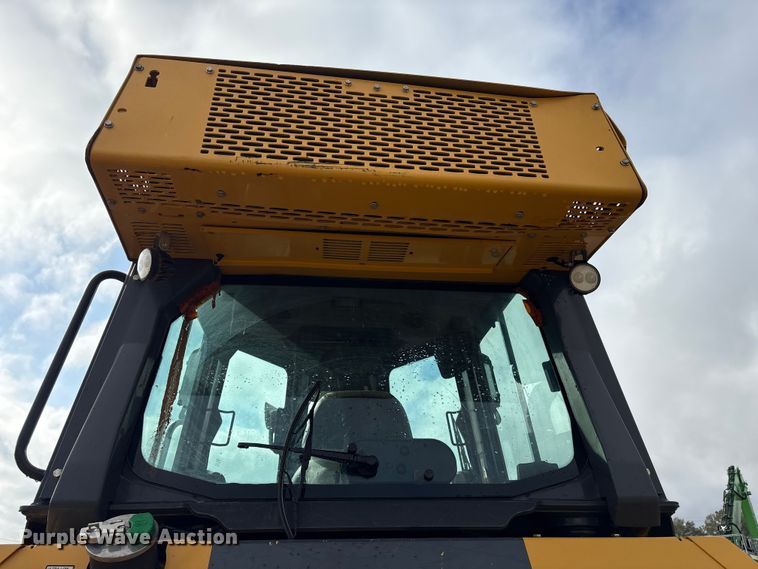 image for item EA7120 2019 John Deere 450K LGP dozer