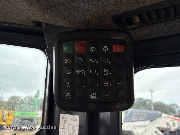 image for item EA7120 2019 John Deere 450K LGP dozer