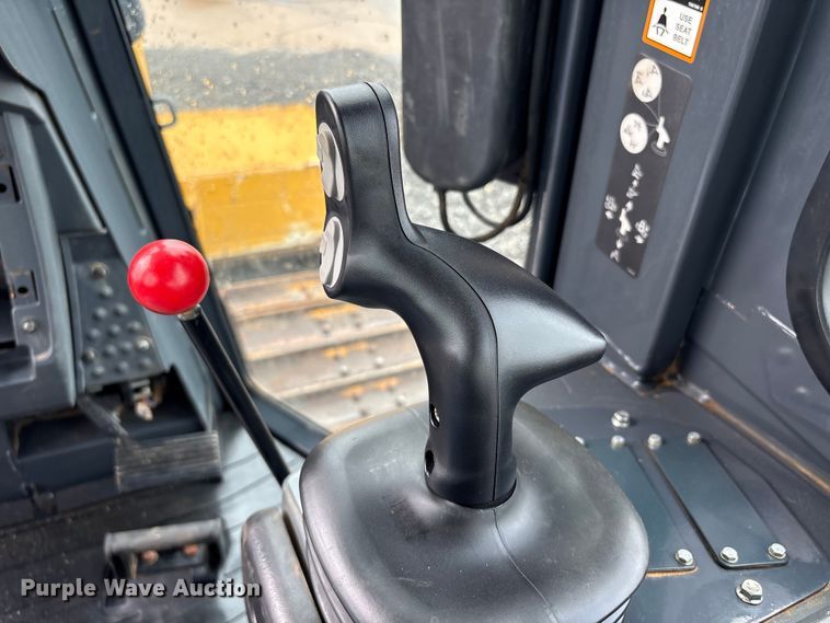 image for item EA7120 2019 John Deere 450K LGP dozer