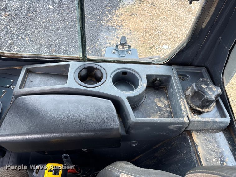 image for item EA7120 2019 John Deere 450K LGP dozer