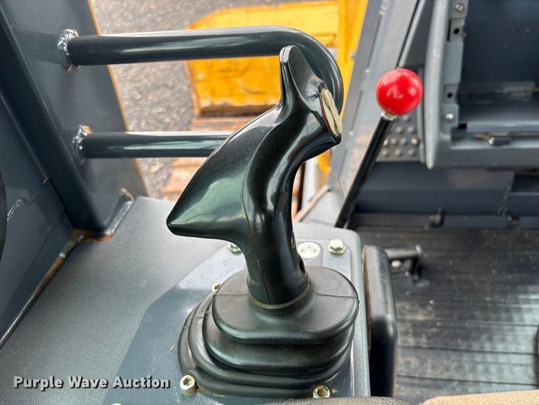 image for item EA7120 2019 John Deere 450K LGP dozer